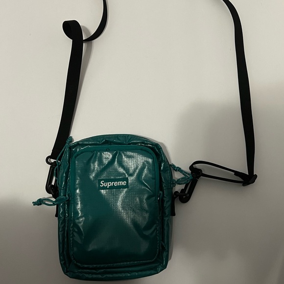 Supreme FW17 Shoulder Bag - Picture 3 of 5